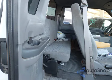 2000 Ford F-250 Lariat/Xl/Xlt from USA, damaged, VIN 3FTNX20F0YMA47734